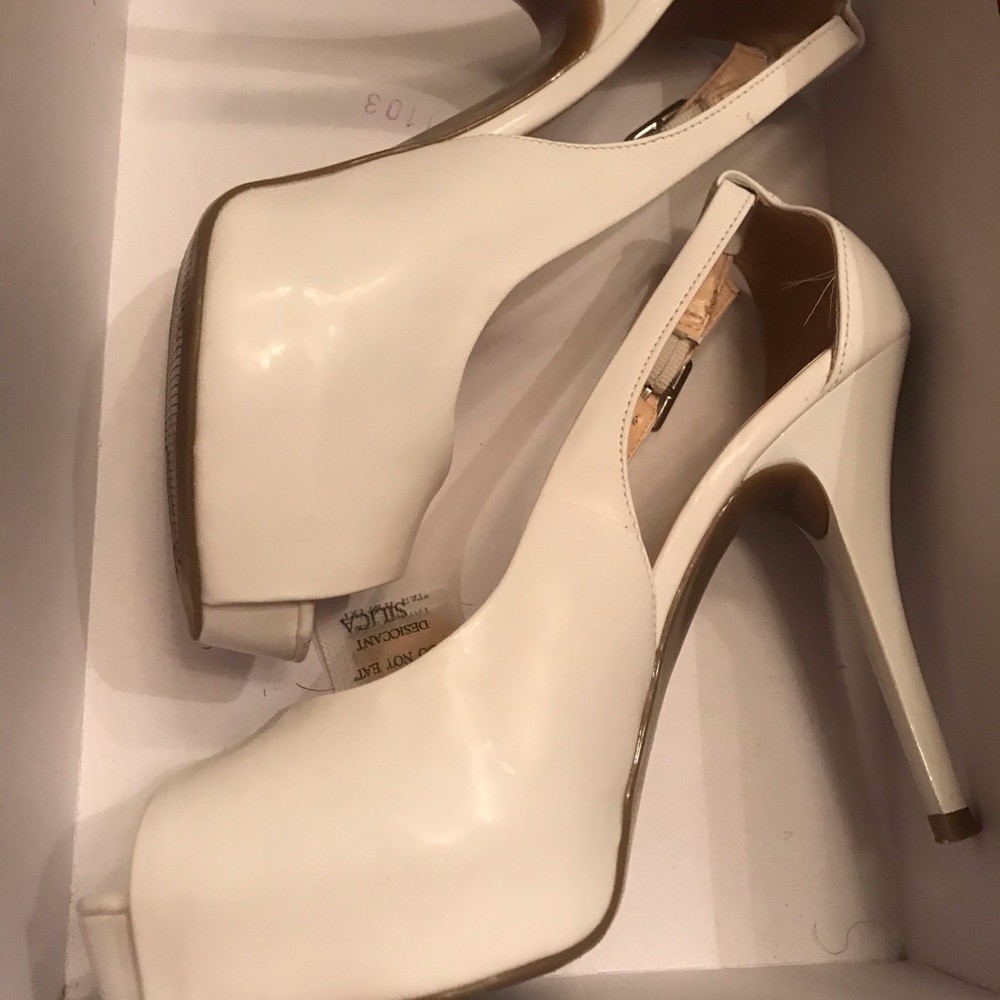 Heels 👠 - Picture 4 of 8